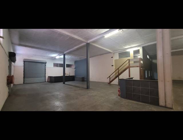1,000M² WAREHOUSE TO LET IN RIVERSIDE PARK
